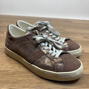 Women’s Date Hill Low Stardust Platinum Sneaker in Metallic Brown Size 5.5